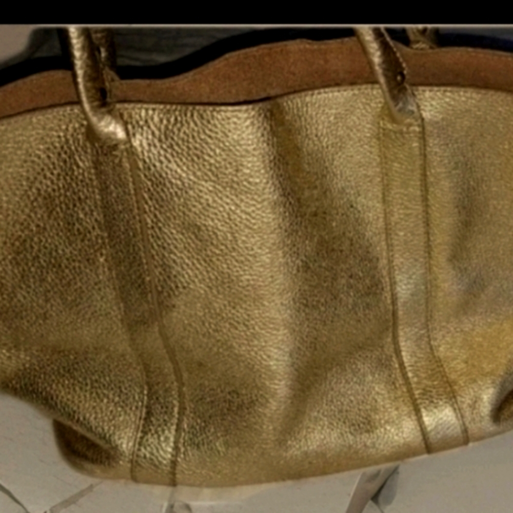 Banana Republic Gold Leather Tote, Metallic 18"+ Handbag, Like New - Picture 4 of 11